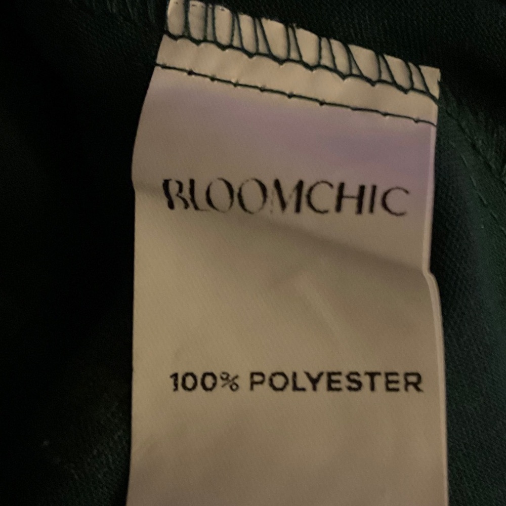 BloomChic Boho Dark Green /Dot Blouse. P2P 23.5” Length 27.5” SIZE 14/16. NWT - Picture 6 of 6